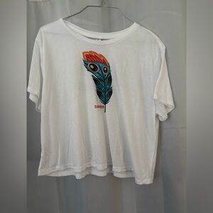 Martha’s Vineyard Feather Dapper cropped Tee- Large